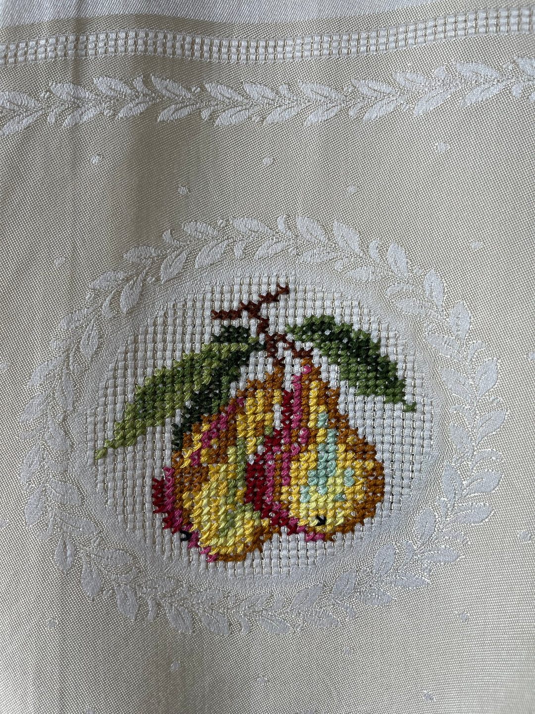 Pear Damask