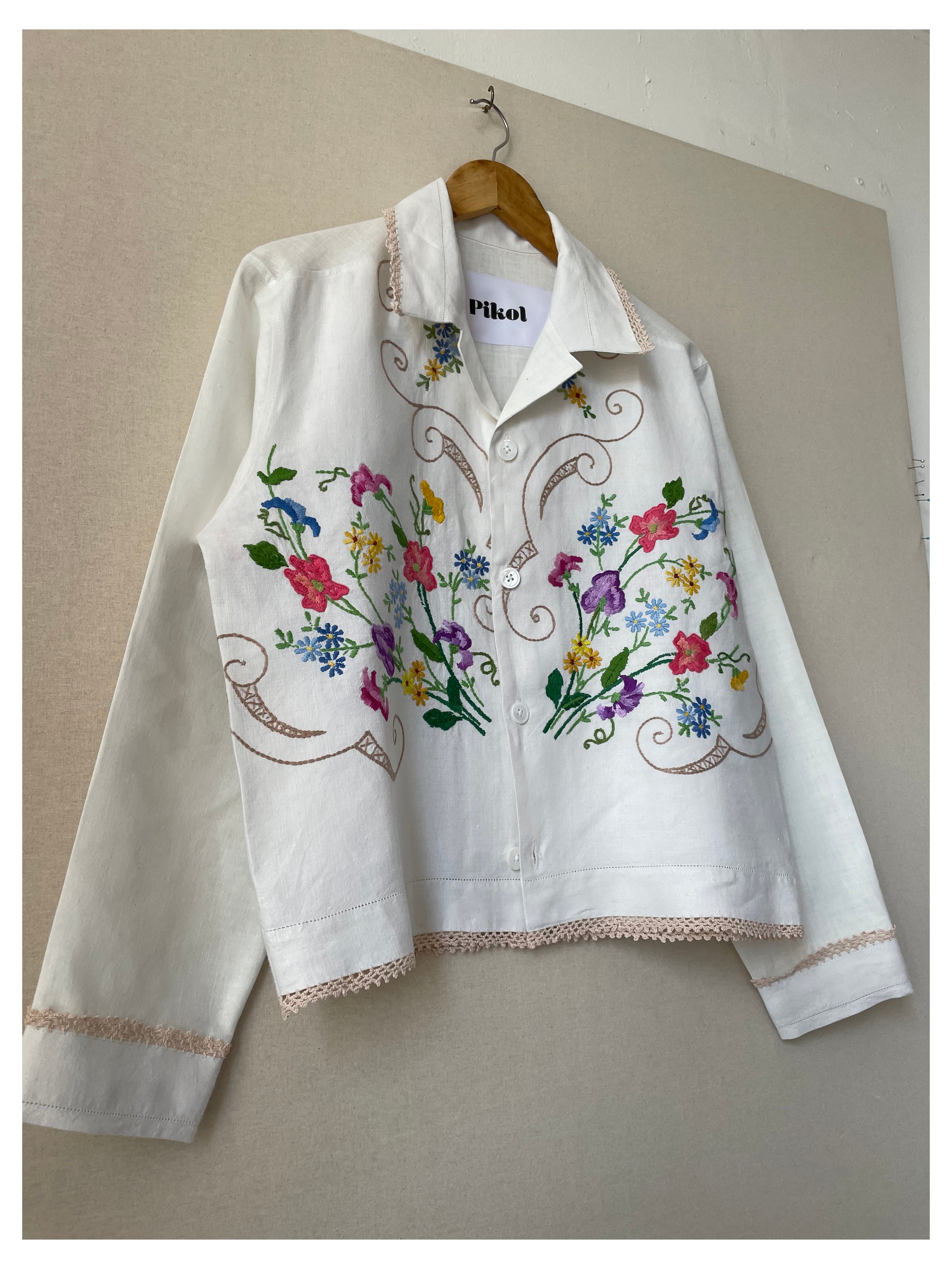Antique Cropped Floral